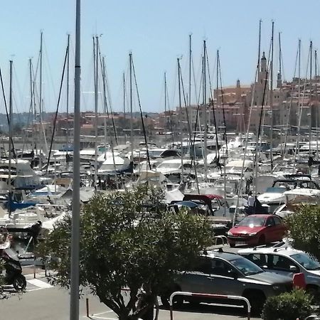Joli studio bord de mer, clim, balcon, parking privé Menton Extérieur photo