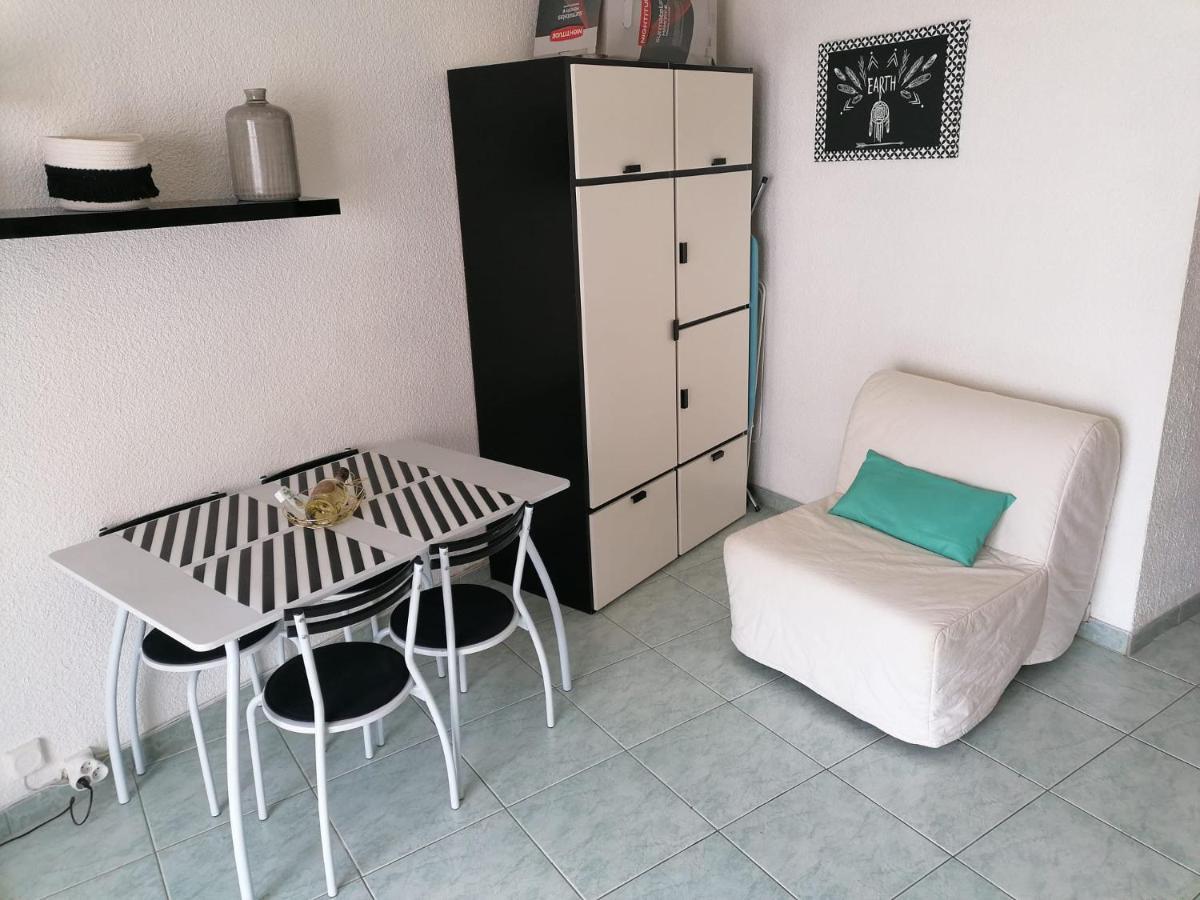 Joli studio bord de mer, clim, balcon, parking privé Menton Extérieur photo
